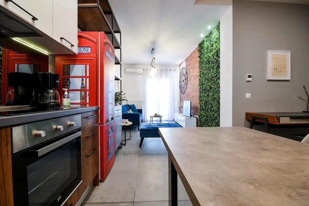 Ophelia Luxurious Suite #Tifhelexpo سالونيك المظهر الخارجي الصورة